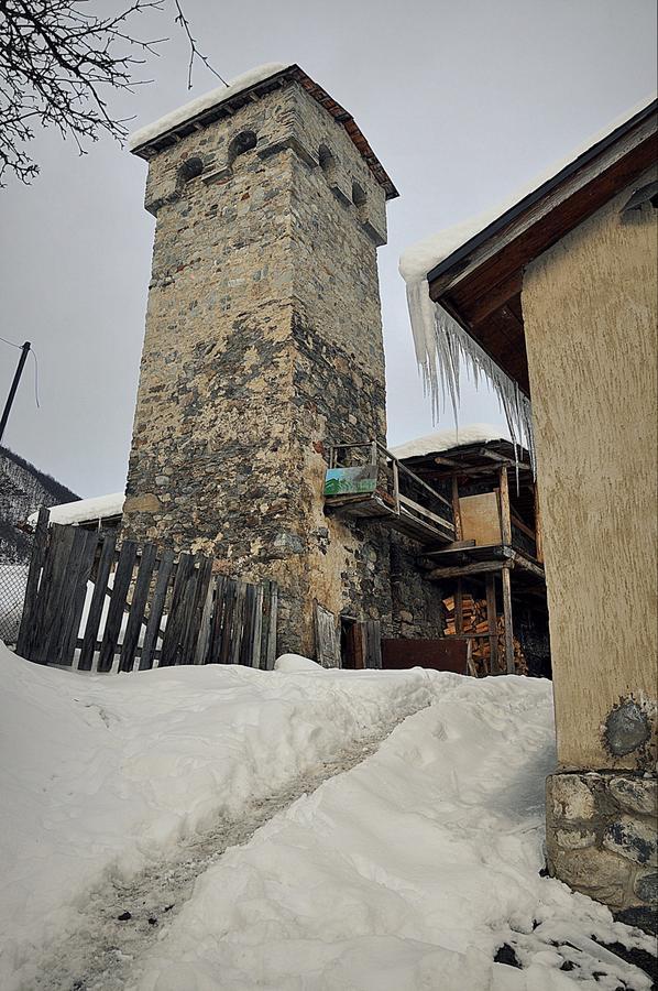 Teo Guesthouse And Camping In Mestia Exterior foto