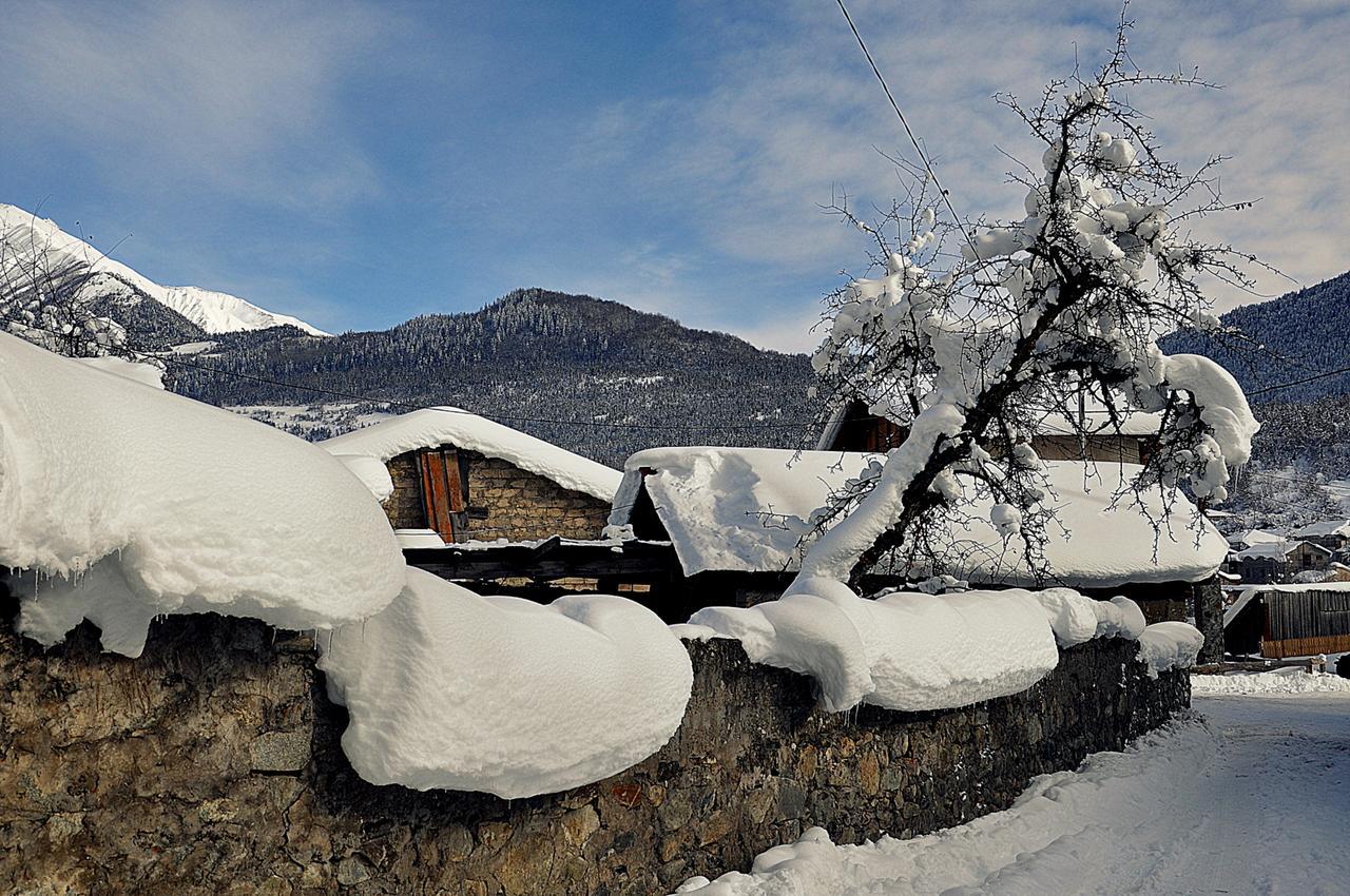 Teo Guesthouse And Camping In Mestia Exterior foto